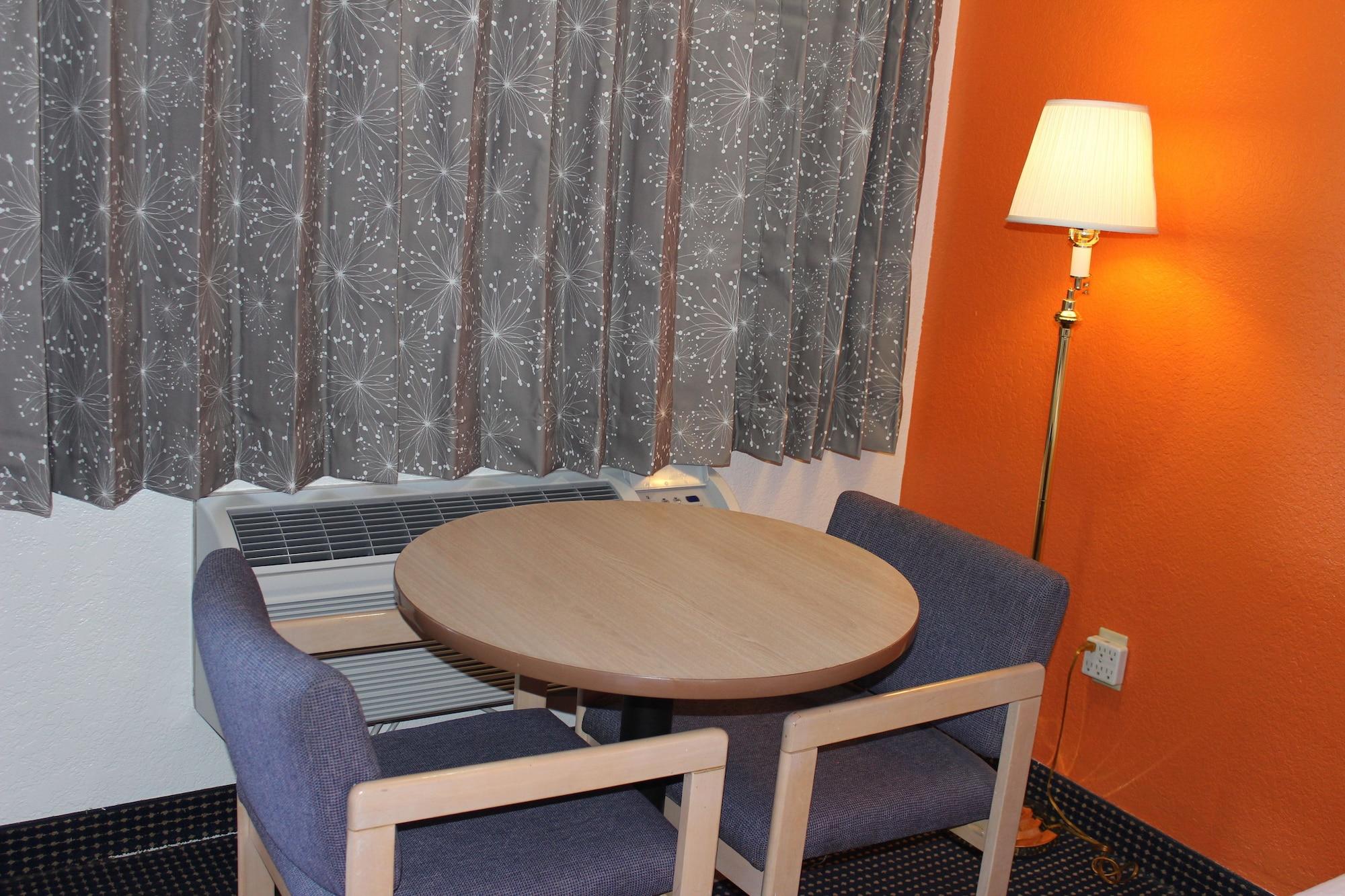 ฮาวเวิร์ด จอห์นสัน บาย วินด์แฮม ฮอลบรูก Hotel โฮลบรุค ภายนอก รูปภาพ