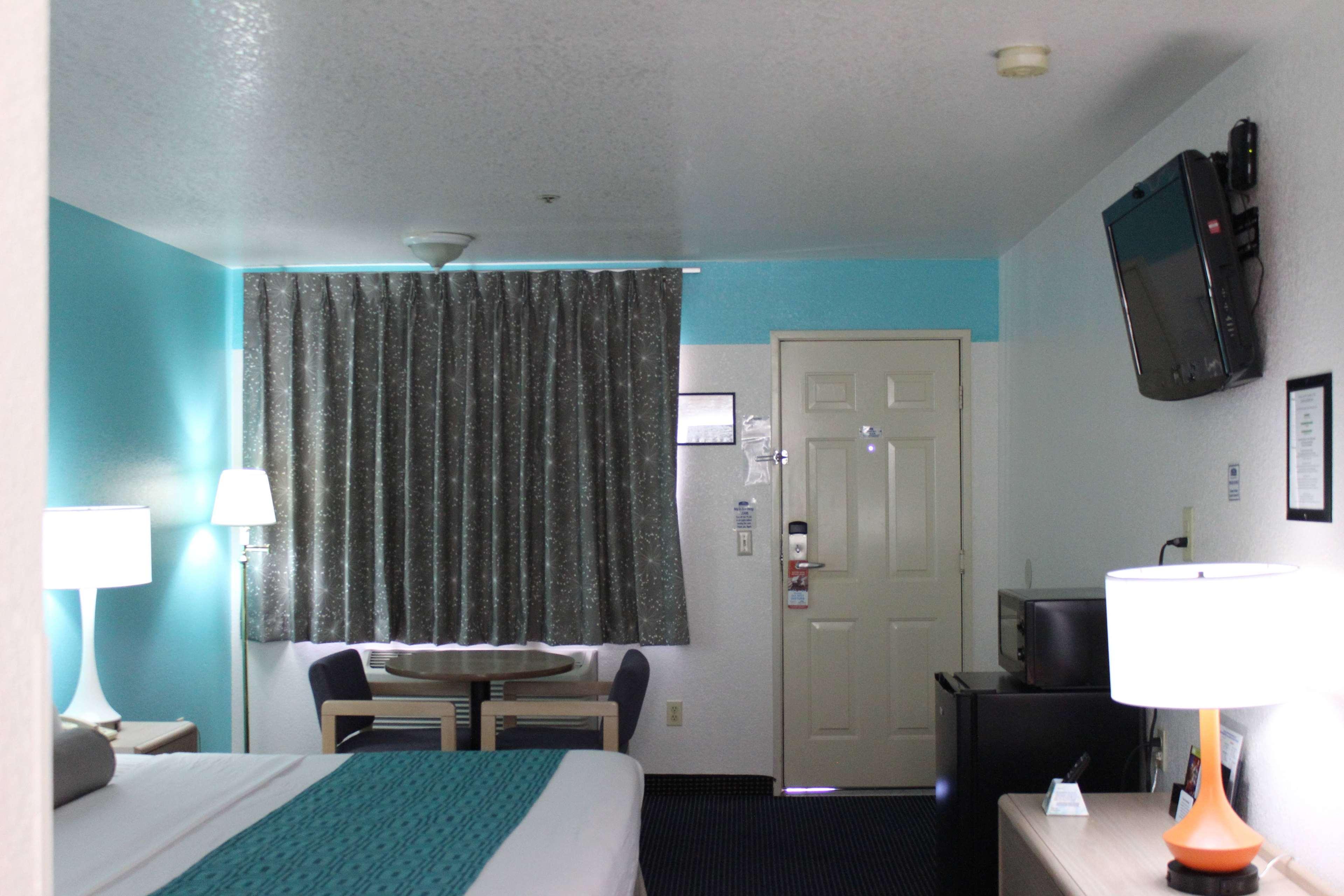 ฮาวเวิร์ด จอห์นสัน บาย วินด์แฮม ฮอลบรูก Hotel โฮลบรุค ภายนอก รูปภาพ