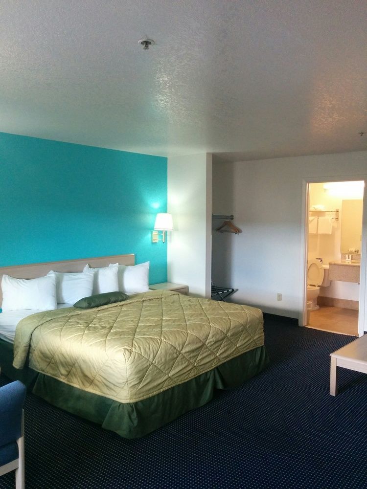 ฮาวเวิร์ด จอห์นสัน บาย วินด์แฮม ฮอลบรูก Hotel โฮลบรุค ภายนอก รูปภาพ