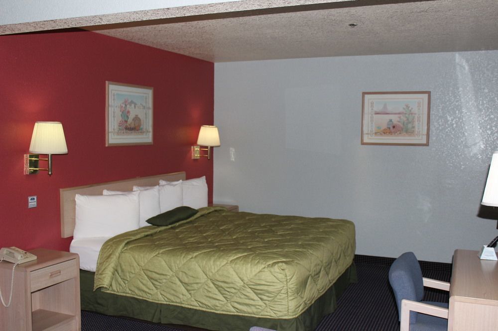 ฮาวเวิร์ด จอห์นสัน บาย วินด์แฮม ฮอลบรูก Hotel โฮลบรุค ภายนอก รูปภาพ