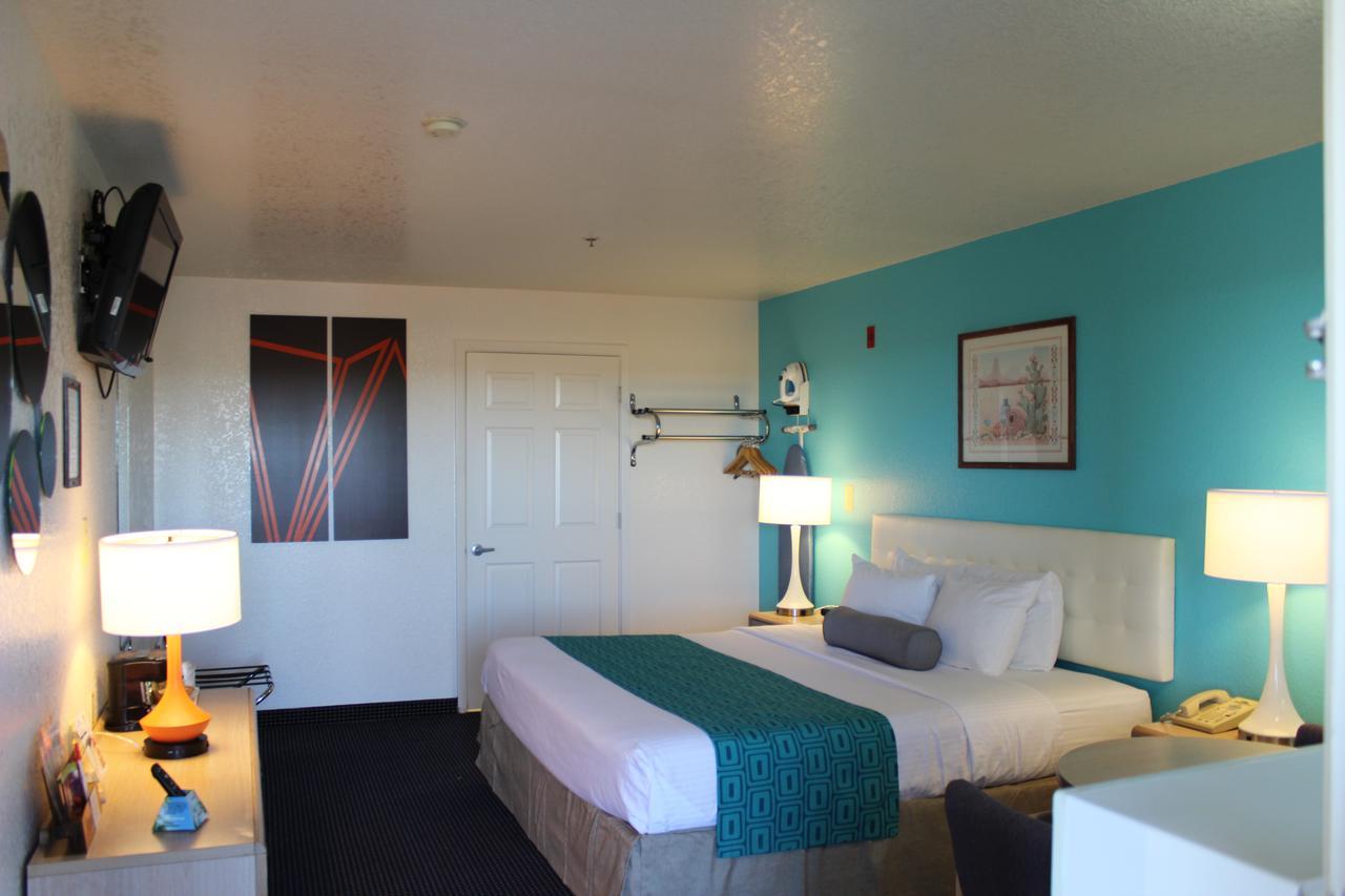 ฮาวเวิร์ด จอห์นสัน บาย วินด์แฮม ฮอลบรูก Hotel โฮลบรุค ภายนอก รูปภาพ
